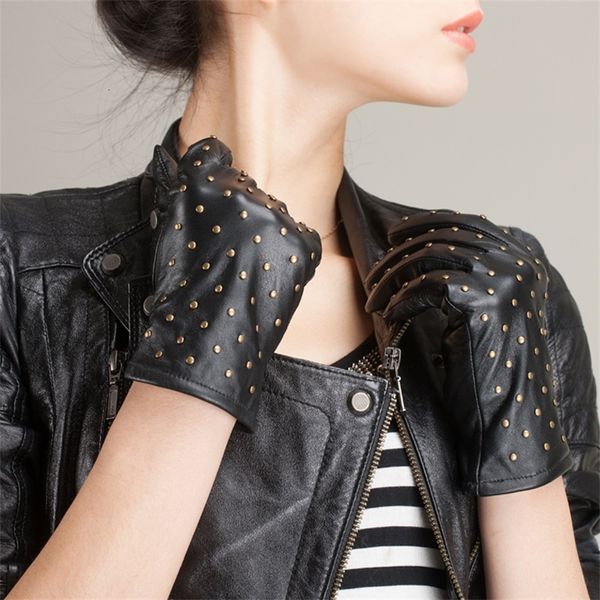 factoryr4wfgloves, women style sheepskin short rivet men in autumn and winter personality to keep warm leather gloves
factoryr4wfgloves, women style sheepskin short rivet men in autumn and winter personality to keep warm leather gloves