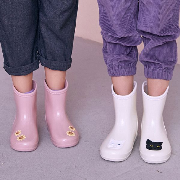 rain boots kids fashion children' rain shoes pvc rubber kid baby cartoon water shoes anti-slip lovely flower toddler girl boots q1216, Black;grey
rain boots kids fashion children' rain shoes pvc rubber kid baby cartoon water shoes anti-slip lovely flower toddler girl boots q1216, Black;grey