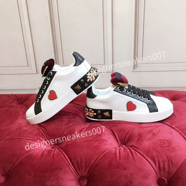 2021man arrival casual shoes white black red fashion mens women leather breathable shoes open low sports sneakers hc191004
2021man arrival casual shoes white black red fashion mens women leather breathable shoes open low sports sneakers hc191004