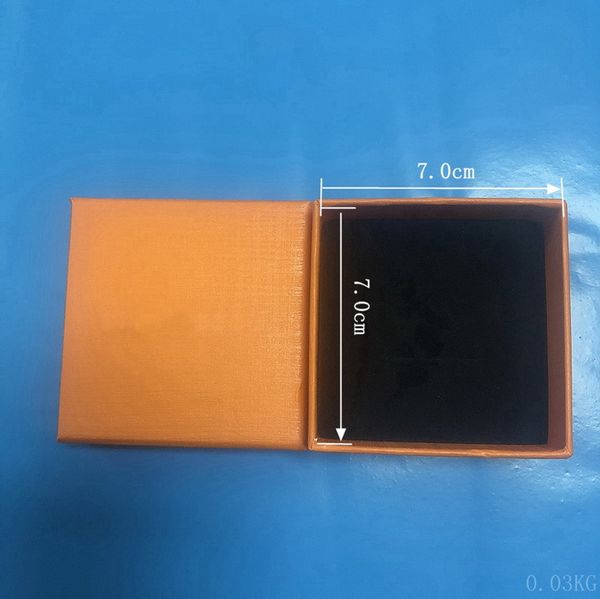 fashionable orange jewelry box accessories suitable for necklace bracelet ring earrings the box is not sold separately, Black;white
fashionable orange jewelry box accessories suitable for necklace bracelet ring earrings the box is not sold separately, Black;white