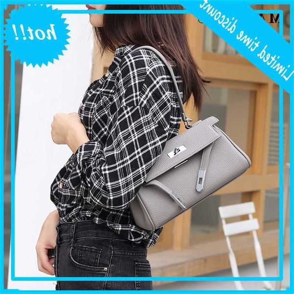 maidudu women's 2020 new kelly autumn and winter fashion litchi pattern underarm portable messenger bag
maidudu women's 2020 new kelly autumn and winter fashion litchi pattern underarm portable messenger bag