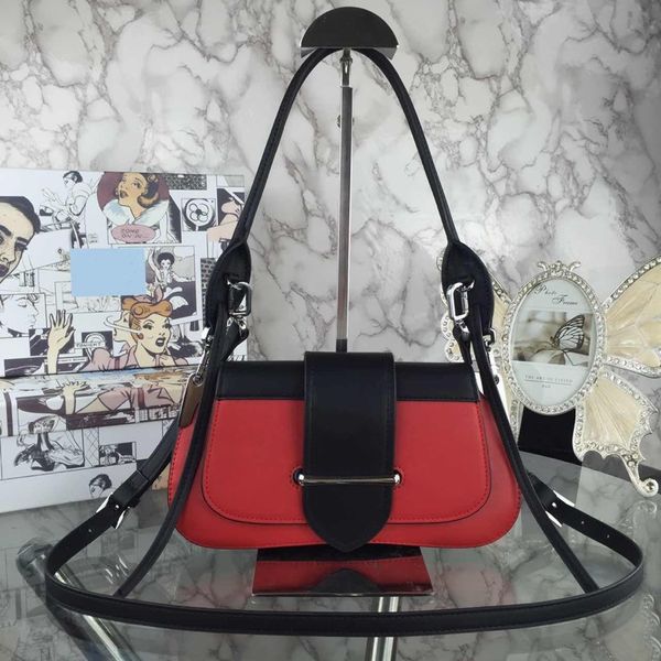 new calfskin bag polished white steel hardware solid color women's shoulder bag splicing handbag with box, Black;red
new calfskin bag polished white steel hardware solid color women's shoulder bag splicing handbag with box, Black;red