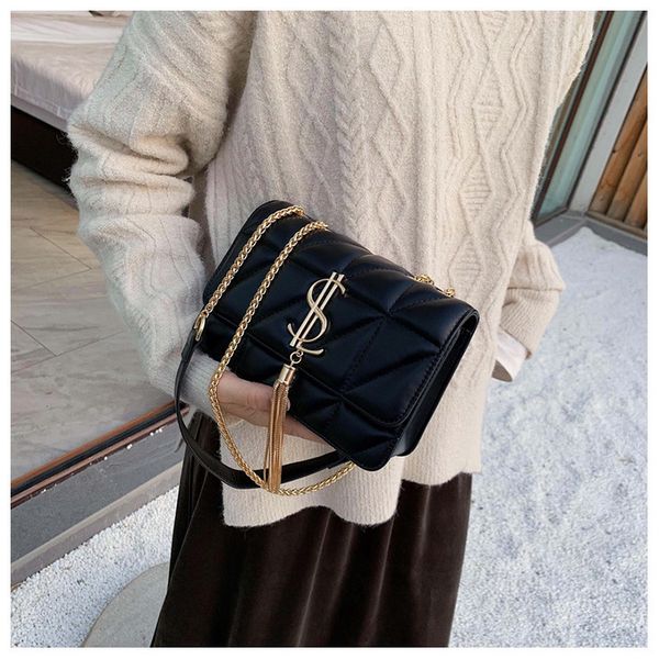 luxury fur crossbody bag lady winter plaid tweed chain handbag designer lock plush shoulder bag for women clutch purse c1223
luxury fur crossbody bag lady winter plaid tweed chain handbag designer lock plush shoulder bag for women clutch purse c1223