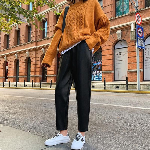 2020 women autumn winter black faux leather pants fashion elastic waist pu harem trousers streetwear female plus size warm pants, Black;white
2020 women autumn winter black faux leather pants fashion elastic waist pu harem trousers streetwear female plus size warm pants, Black;white