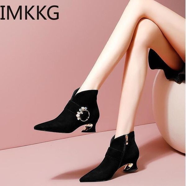 boots 2021 autumn/winter fashion buckle pearl pointed toe black ankle strange heels women short botas
boots 2021 autumn/winter fashion buckle pearl pointed toe black ankle strange heels women short botas