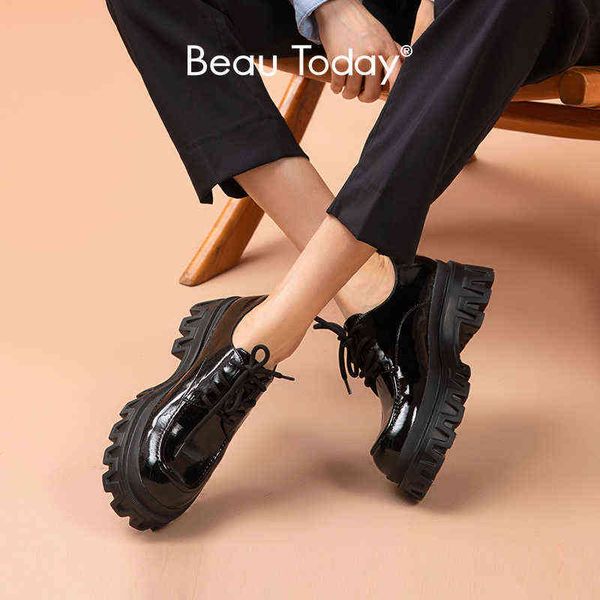 women's shoes round head sewn thick serrated bottom flat 2 9, Black 
women's shoes round head sewn thick serrated bottom flat 2 9, Black