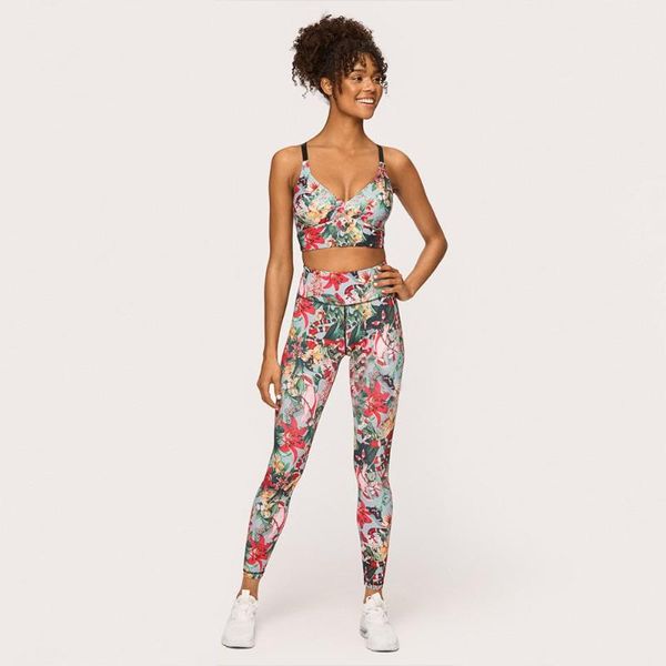 2021 huanwei custom printed apparel women fitness sports bra and leggings yoga wear set tracksuit, White;red
2021 huanwei custom printed apparel women fitness sports bra and leggings yoga wear set tracksuit, White;red