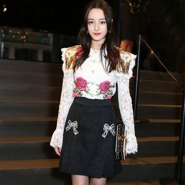 runway new autumn women 2 piece set 2021 white floral embroidery hollow out lace blouse black diamonds skirt suits, Gray
runway new autumn women 2 piece set 2021 white floral embroidery hollow out lace blouse black diamonds skirt suits, Gray