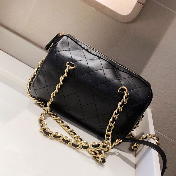 diamond leather chain bags classic solid color pillow handbag chain decoration shoulder bag cross-body bag pillow ladies purse
diamond leather chain bags classic solid color pillow handbag chain decoration shoulder bag cross-body bag pillow ladies purse
