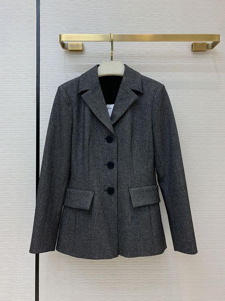 high-end blazer 2020 ранней осенней женской одежды новый французский элегантный универсальный однобортный трехмерный тонкий костюм пальто, White;black
high-end blazer 2020 ранней осенней женской одежды новый французский элегантный универсальный однобортный трехмерный тонкий костюм пальто, White;black