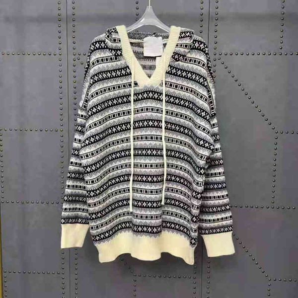 2022 factory wholesale new autumn winter lazy wind hooded sleeved medium long contrast striped loose women's sweater, Black;gray
2022 factory wholesale new autumn winter lazy wind hooded sleeved medium long contrast striped loose women's sweater, Black;gray