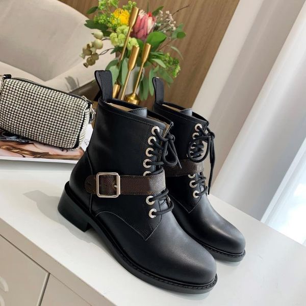 women luxurys designers 2020 high heel desert boots fashion lace up zipper martin boots short fat heel flat bottomed leather ankle boots wet, Black
women luxurys designers 2020 high heel desert boots fashion lace up zipper martin boots short fat heel flat bottomed leather ankle boots wet, Black