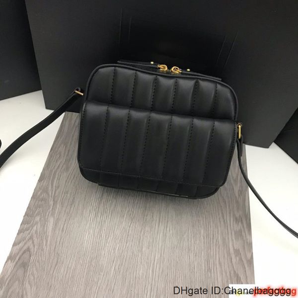 flip outer bag, metal mark, adjustable shoulder strap, canvas lining, double zipper a one-shouldered bag with super fashion an
flip outer bag, metal mark, adjustable shoulder strap, canvas lining, double zipper a one-shouldered bag with super fashion an