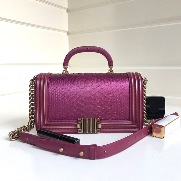 new style shoulder bag brand new snakeskin hand boy rivet handle 918820 precious resin metal buckle full of retro flavor unique style
new style shoulder bag brand new snakeskin hand boy rivet handle 918820 precious resin metal buckle full of retro flavor unique style