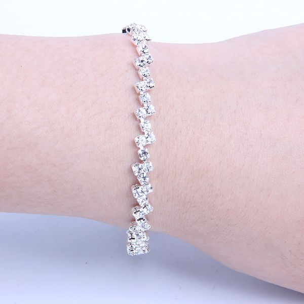 new simple diamond beauty rhinestone single row bracelet bridal jewelry swimsuit bandage bathing suits pad
new simple diamond beauty rhinestone single row bracelet bridal jewelry swimsuit bandage bathing suits pad
