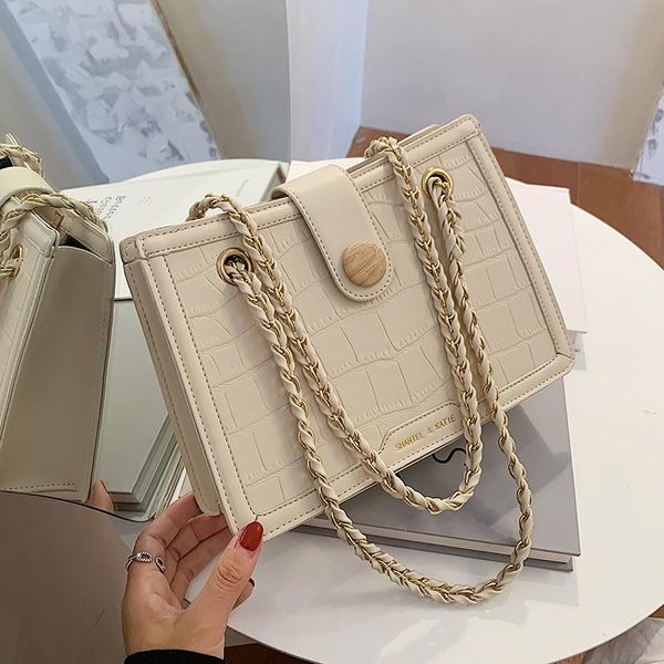 crocodile pattern square tote bag 2021 fashion new pu leather women's designer handbag chain shoulder messenger bag
crocodile pattern square tote bag 2021 fashion new pu leather women's designer handbag chain shoulder messenger bag