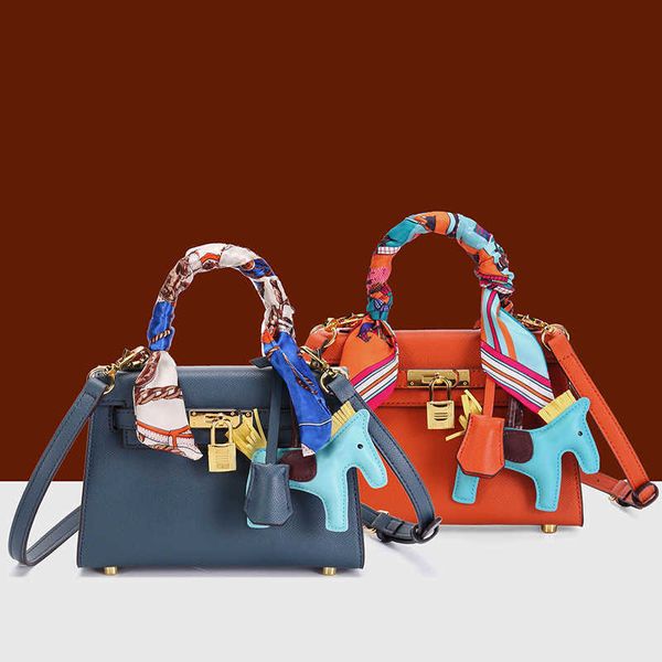 luxury bag handbag popular urban simple 2022 autumn winter new niche design one shoulder pu versatile women's hand
luxury bag handbag popular urban simple 2022 autumn winter new niche design one shoulder pu versatile women's hand