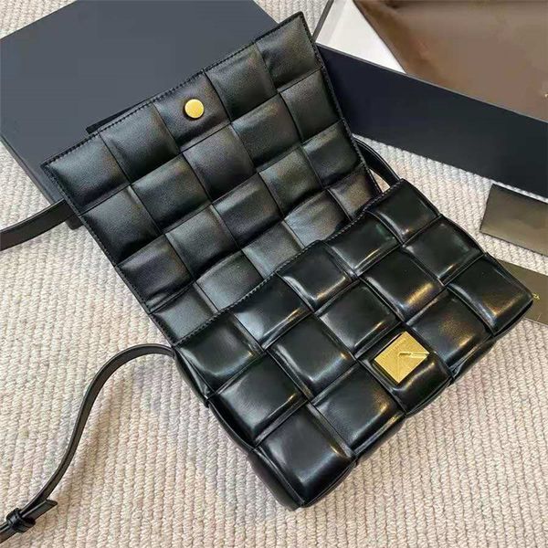 knitting plaid gold triangle card bag nappa lamb leather zipper buckle windbreaker handbags smooth black flap hasp cover crossbody bag purse
knitting plaid gold triangle card bag nappa lamb leather zipper buckle windbreaker handbags smooth black flap hasp cover crossbody bag purse