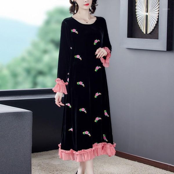 2021 autumn winter fashion vintage velvet embroidered long dress women long sleeve o neck elegant dresses vestido1, Black;gray
2021 autumn winter fashion vintage velvet embroidered long dress women long sleeve o neck elegant dresses vestido1, Black;gray