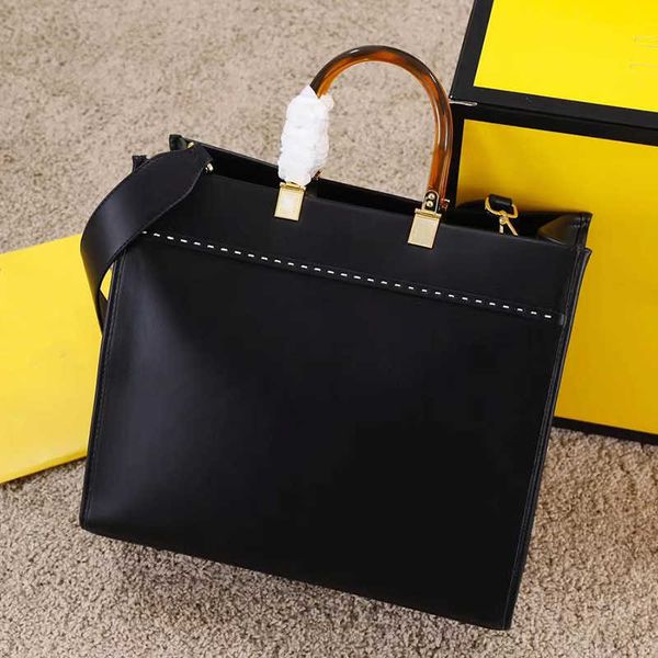 20222022fashion women luxurys designers bags genuine leather handbags messenger crossbody shoulder bag totes evening bucket plastic handle 3
20222022fashion women luxurys designers bags genuine leather handbags messenger crossbody shoulder bag totes evening bucket plastic handle 3
