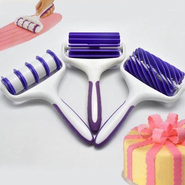baking moulds cake fondant strip ribbon cutter lattice embosser dough roller craft pattern decorating pizza cracker slices tools1
baking moulds cake fondant strip ribbon cutter lattice embosser dough roller craft pattern decorating pizza cracker slices tools1