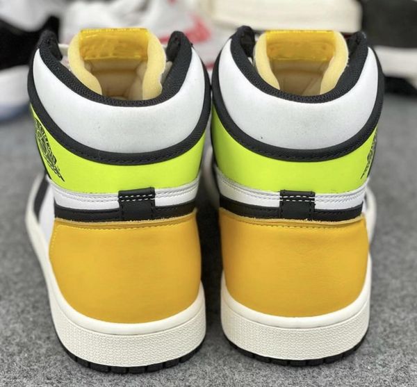 2021 new authentic 1 high og volt gold leather white university black men women outdoor shoes sports sneakers wi
2021 new authentic 1 high og volt gold leather white university black men women outdoor shoes sports sneakers wi
