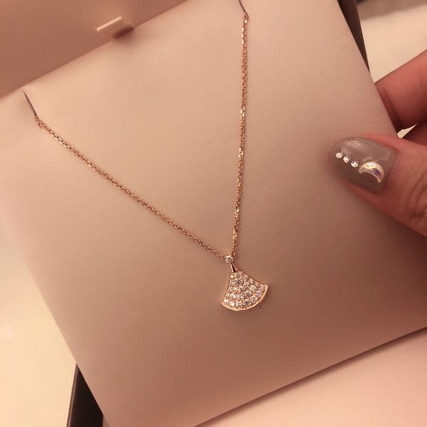 seiko mini skirt necklace women's japanese and korean fashion versatile clavicle chain simple inlaid with diamond fan-shaped pendant, Silver
seiko mini skirt necklace women's japanese and korean fashion versatile clavicle chain simple inlaid with diamond fan-shaped pendant, Silver