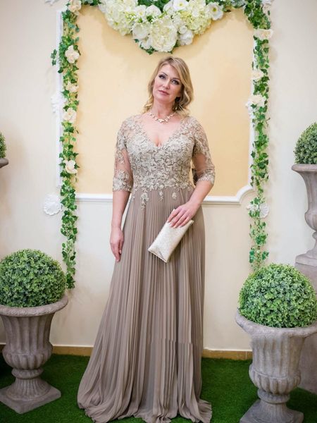 mother of the bride/groom dresses 2022 v neck lace applique half sleeves wedding party banquet women wear pleats chiffon prom gowns, Black;red
mother of the bride/groom dresses 2022 v neck lace applique half sleeves wedding party banquet women wear pleats chiffon prom gowns, Black;red