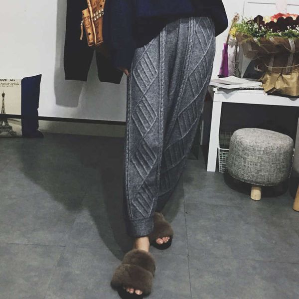 winter 2020 casual pants fall women's elastic waist and small feet loose diamond pattern knitted harun capris, Black;gray
winter 2020 casual pants fall women's elastic waist and small feet loose diamond pattern knitted harun capris, Black;gray