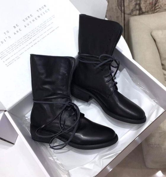 designer womens boots luxury black rope decorated leather round head lace-up low heel with box size 35-40
designer womens boots luxury black rope decorated leather round head lace-up low heel with box size 35-40