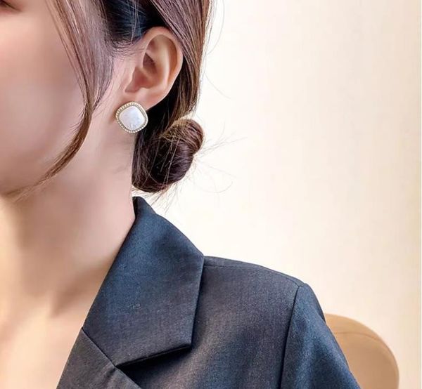 s925 silver needle retro port style simple white shell geometric earrings 220211, Golden;silver
s925 silver needle retro port style simple white shell geometric earrings 220211, Golden;silver