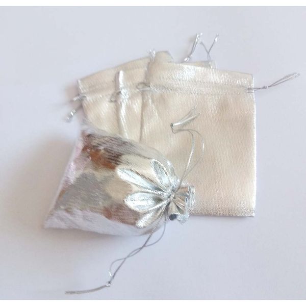 50 шт. серебряная ткань фольга органза сумка drawstring bag сумка ювелирные изделия сумки ткань чехол подарочные сумки свадебная вечеринка р
50 шт. серебряная ткань фольга органза сумка drawstring bag сумка ювелирные изделия сумки ткань чехол подарочные сумки свадебная вечеринка р