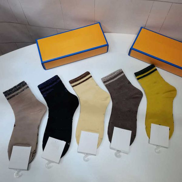 2020 womens socks letters embroidery fashion solid color sport cotton breathable with 5 colors stocking couple 2020 new wholesale, Black;white
2020 womens socks letters embroidery fashion solid color sport cotton breathable with 5 colors stocking couple 2020 new wholesale, Black;white