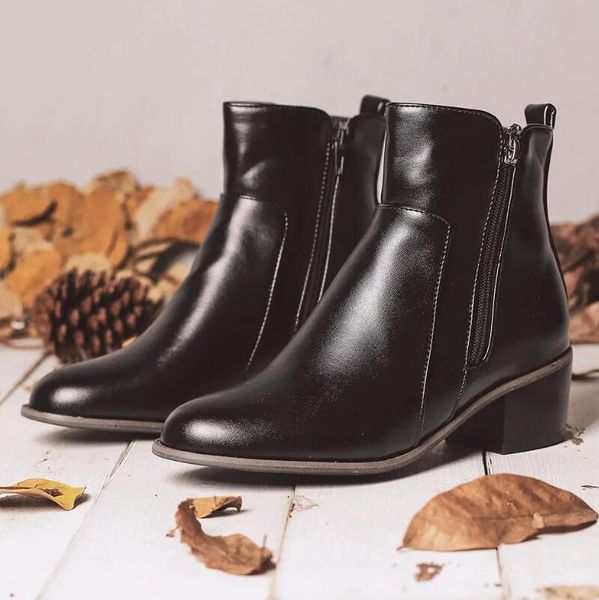 new fashion women boots female autumn winter pu leather zipper cowboy ankle boots pointed toe wedge heel heels woman booties, Black
new fashion women boots female autumn winter pu leather zipper cowboy ankle boots pointed toe wedge heel heels woman booties, Black