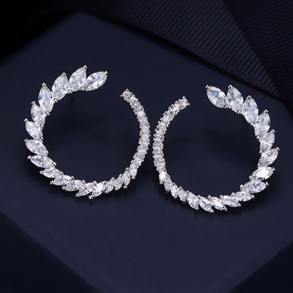 fashion hoop earring designer for woman charms aaa white cubic zirconia earrings luxury jewelry gift party copper silver plated circle engag, Golden;silver
fashion hoop earring designer for woman charms aaa white cubic zirconia earrings luxury jewelry gift party copper silver plated circle engag, Golden;silver