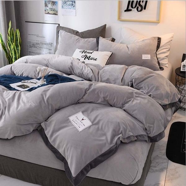 fb18003 popular luxury crystal bedding set duvet cover sheet 4pcs/set winter bed linen king size velvet home textile
fb18003 popular luxury crystal bedding set duvet cover sheet 4pcs/set winter bed linen king size velvet home textile