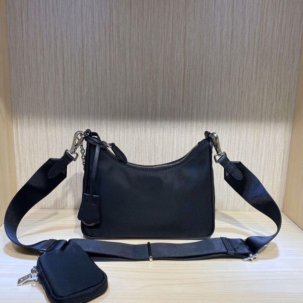 luxury woman high-capacity handbags leather shoulder bag ladies large capacity messenger handbag casual portable backpack 1bh204-s1
luxury woman high-capacity handbags leather shoulder bag ladies large capacity messenger handbag casual portable backpack 1bh204-s1