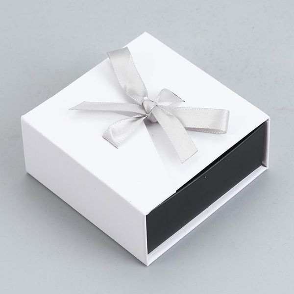 gift wrap 2pcs/lot paper sponge jewelry necklace boxes square white bowknot pattern party girl's birthday package box
gift wrap 2pcs/lot paper sponge jewelry necklace boxes square white bowknot pattern party girl's birthday package box