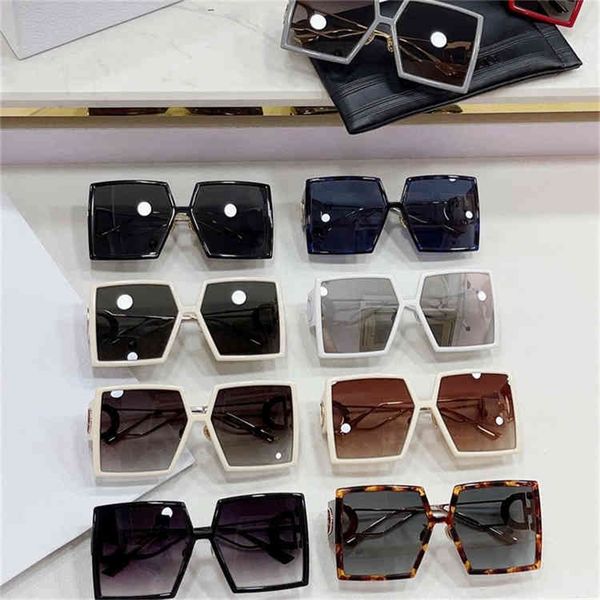 70% off clearance online family li ai and yang ying's same generous frame sunglasses and female sunglasses show small face 30 montaigne, White;black
70% off clearance online family li ai and yang ying's same generous frame sunglasses and female sunglasses show small face 30 montaigne, White;black