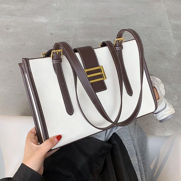 new simple small bag women's bag new trend row versatile shoulder underarm small square shoulder & handbags
new simple small bag women's bag new trend row versatile shoulder underarm small square shoulder & handbags