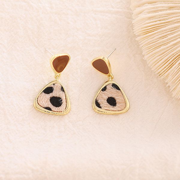 s2760 fashion jewelry s925 silver post earring for women triangle charm leopard design dangle stud earrings, Golden;silver
s2760 fashion jewelry s925 silver post earring for women triangle charm leopard design dangle stud earrings, Golden;silver