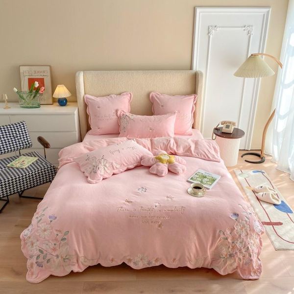 bedding sets pink princess floral embroidery super warm short plush set soft velvet duvet cover bed sheet pillowcases home textiles
bedding sets pink princess floral embroidery super warm short plush set soft velvet duvet cover bed sheet pillowcases home textiles