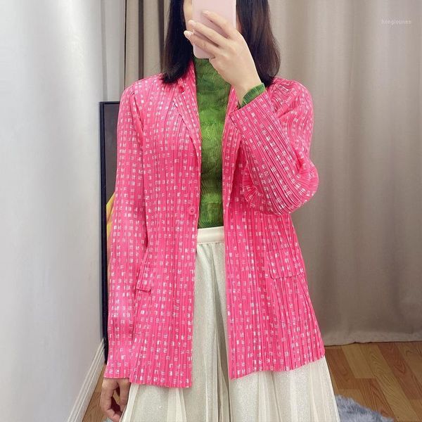 changpleat 2020 spring new fashion printed women suit miyak pleated long sleeve large size one button female coats jacket tide1, White;black 
changpleat 2020 spring new fashion printed women suit miyak pleated long sleeve large size one button female coats jacket tide1, White;black