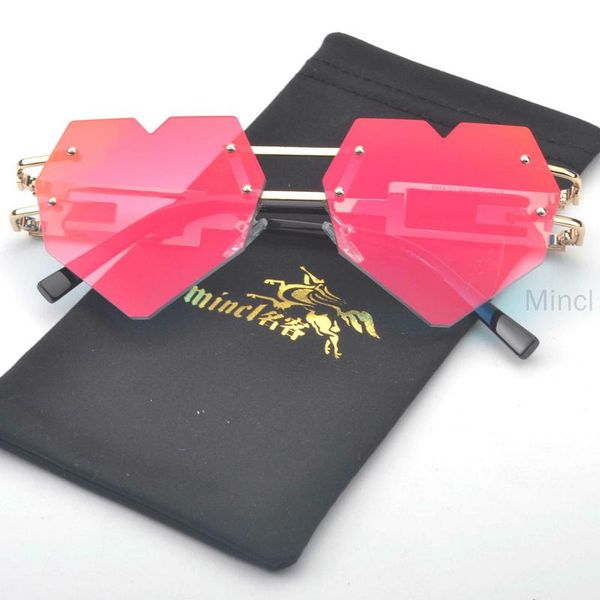 sunglasses heart one piece aisunglasses women brand designer transparent clear lens sun glasses female eyewear candy color uv400 fml, White;black 
sunglasses heart one piece aisunglasses women brand designer transparent clear lens sun glasses female eyewear candy color uv400 fml, White;black