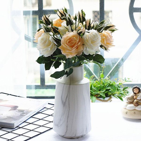 3 heads/bouquet simulation silk flower wedding decoratio artificial flowers vivid real touch roses bride party home decor
3 heads/bouquet simulation silk flower wedding decoratio artificial flowers vivid real touch roses bride party home decor