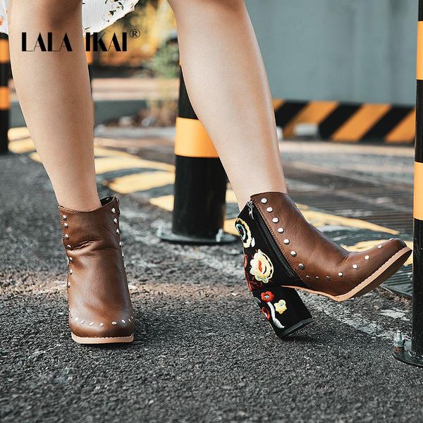 lala ikai women ankle boots retro flower embroider flock pu leather ankle shoes zipper rivet 2020 autumn winter boots xwc2292 -4, Black
lala ikai women ankle boots retro flower embroider flock pu leather ankle shoes zipper rivet 2020 autumn winter boots xwc2292 -4, Black