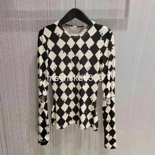 women's t-shirt niche autumn and winter black white plaid bottoming shirt slim fitting round neck long sleeve contrast color t-shirt fe
women's t-shirt niche autumn and winter black white plaid bottoming shirt slim fitting round neck long sleeve contrast color t-shirt fe