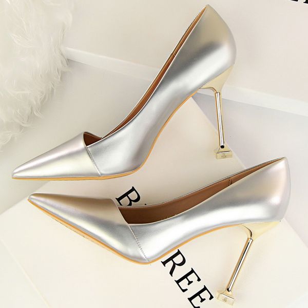 2021 woman fetish 9.5cm high wedding scarpins patent leather shoes lady nude stripper stiletto office silver bombs 9rxi, Black
2021 woman fetish 9.5cm high wedding scarpins patent leather shoes lady nude stripper stiletto office silver bombs 9rxi, Black