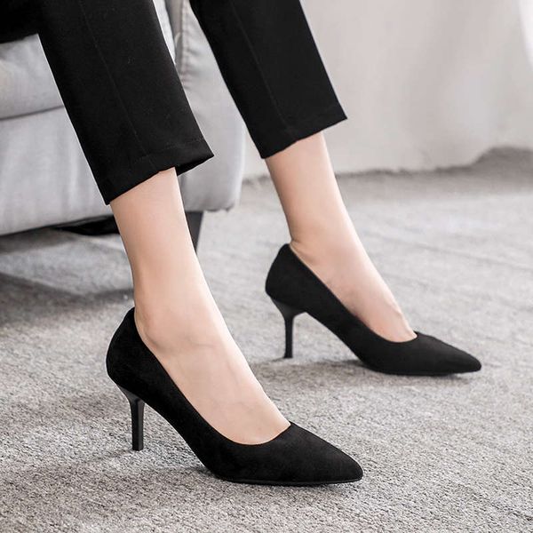 2020 new women's black high heels temperament pointed thin autumn winter versatile medium heel professional work single shoes
2020 new women's black high heels temperament pointed thin autumn winter versatile medium heel professional work single shoes