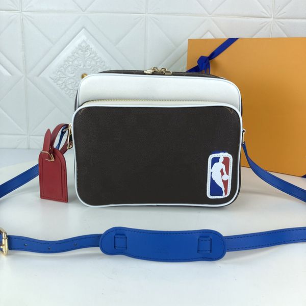 new luxury fashion men and women handbags messenger bags fashionable and comfortable men messenger shoulder bags number:m85143
new luxury fashion men and women handbags messenger bags fashionable and comfortable men messenger shoulder bags number:m85143